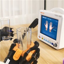 Mănușă de reabilitare pentru accident vascular cerebral